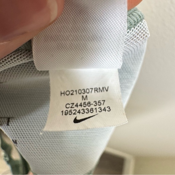 Nike Indy Light Support Padded Adjustable Sports Bra Size Women's Medium CZ4456 - Picture 8 of 8